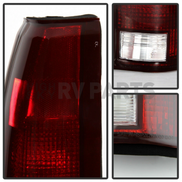 Xtune Tail Light Assembly 9028786-1