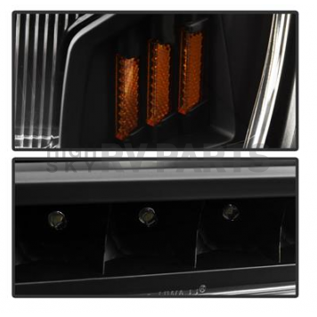 Xtune Headlight Assembly 9040368-3