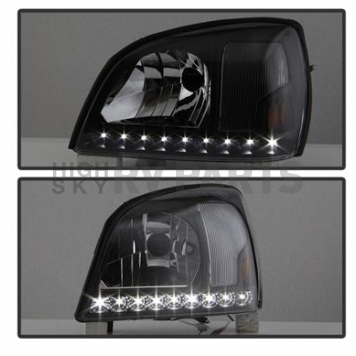 Xtune Headlight Assembly 9040368-7
