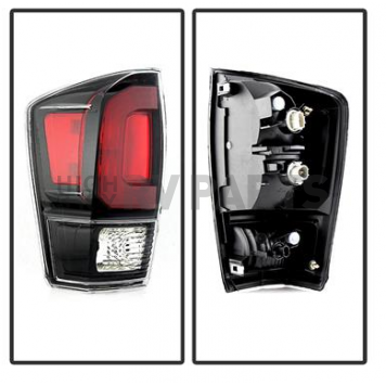 Xtune Tail Light Assembly Single - 9948947-3