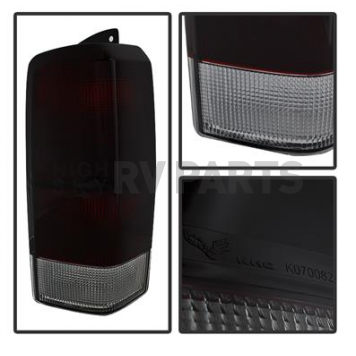 Xtune Tail Light Assembly 9029868-1