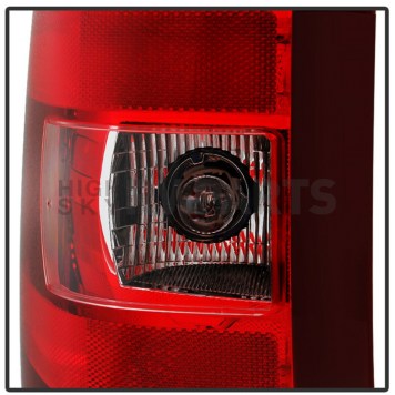 Xtune Tail Light Assembly 9033087-3