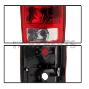Xtune Tail Light Assembly 9033568-3