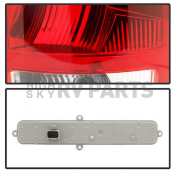 Xtune Tail Light Assembly 9033568-4