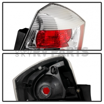 Xtune Tail Light Assembly 9032509-2
