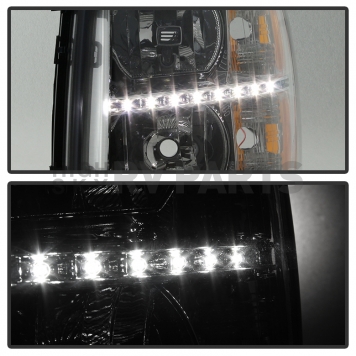 Xtune Headlight Assembly 9032981-7