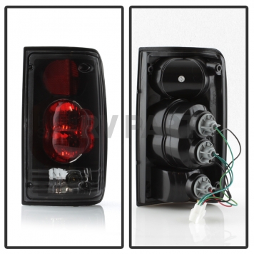 Xtune Tail Light Assembly 9037733-1