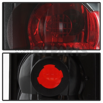 Xtune Tail Light Assembly 9037733-2