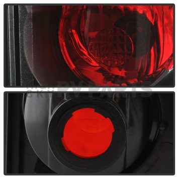 Xtune Tail Light Assembly 9037733-3