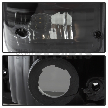 Xtune Tail Light Assembly 9037733-4