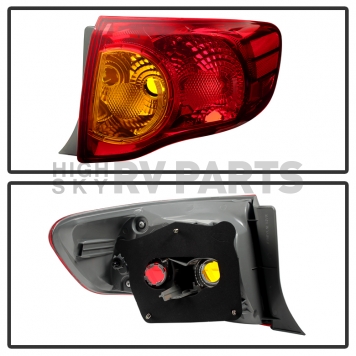 Xtune Tail Light Assembly 9032103-1