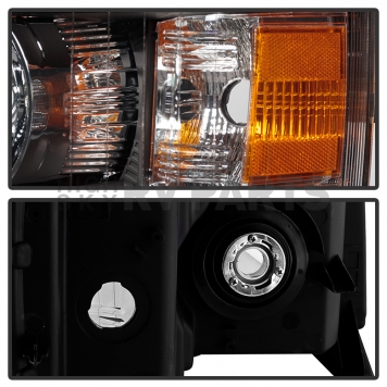 Xtune Headlight Assembly 9032967-5