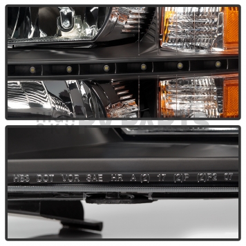 Xtune Headlight Assembly 9032967-6