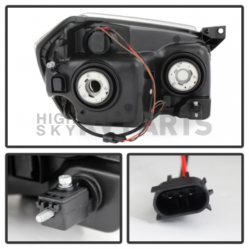 Xtune Headlight Assembly 9024726-2