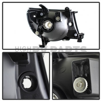 Xtune Headlight Assembly 5073891-2