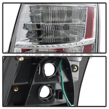 Xtune Tail Light Assembly 9038952-3