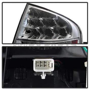 Xtune Tail Light Assembly 9038952-4