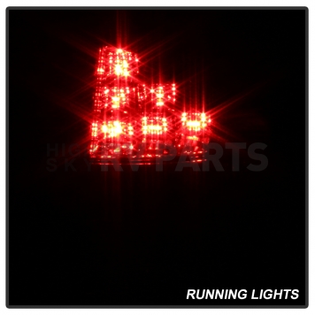 Xtune Tail Light Assembly 9038952-8