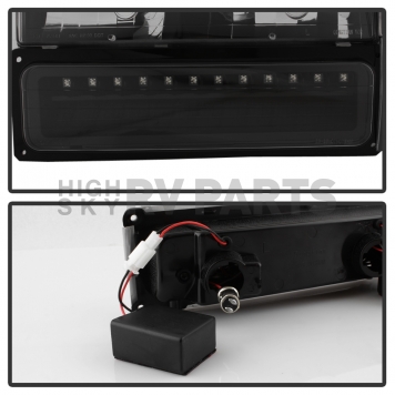 Xtune Headlight Assembly 5069542-3