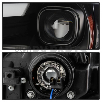 Spyder Automotive Headlight Assembly 5086266-2