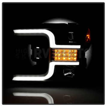 Spyder Automotive Headlight Assembly 5086648-4