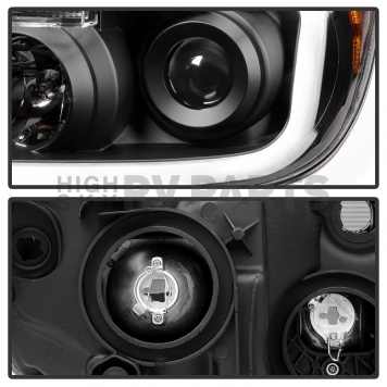 Xtune Headlight Assembly 9027888-3