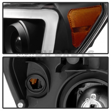 Xtune Headlight Assembly 9027888-4