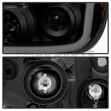 Xtune Headlight Assembly 9030413-3