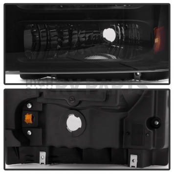 Xtune Headlight Assembly 9033001-3