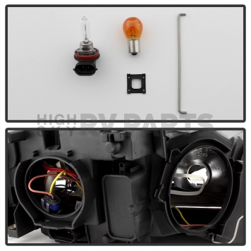 Xtune Headlight Assembly 9036071-4