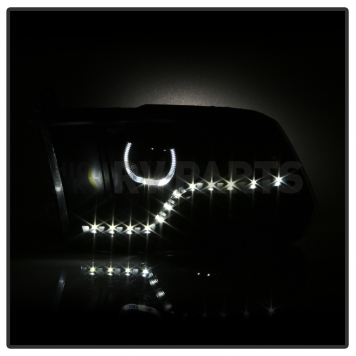 Xtune Headlight Assembly 9036729-5
