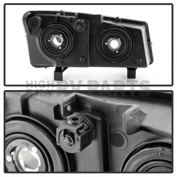 Xtune Headlight Assembly 5072245-3