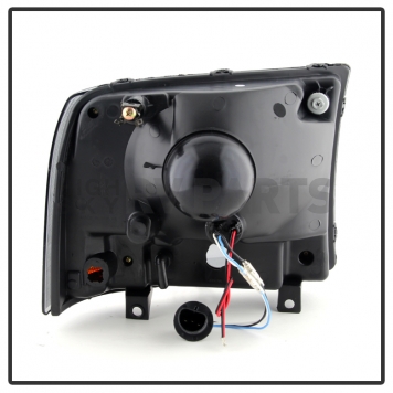 Xtune Headlight Assembly 9030215-1