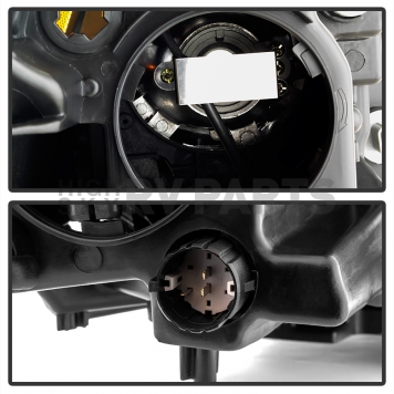 Xtune Headlight Assembly 9035135-3
