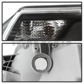 Xtune Headlight Assembly 9037542-3