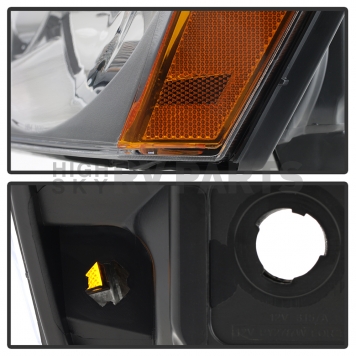 Xtune Headlight Assembly 9038273-4