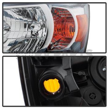 Xtune Headlight Assembly 9039157-4