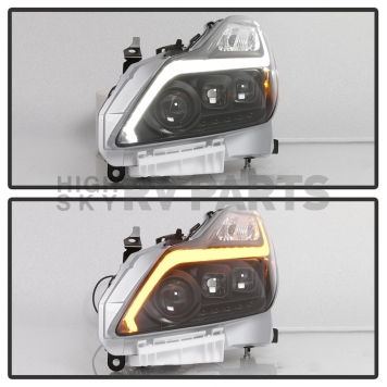 Xtune Headlight Assembly 9039331-7