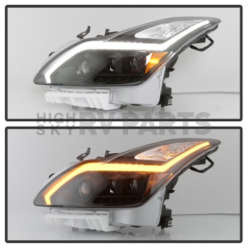Xtune Headlight Assembly 9039331-8