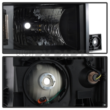 Xtune Headlight Assembly 9040085-2