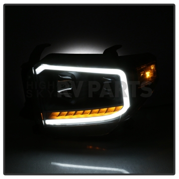 Xtune Headlight Assembly 9043024-2
