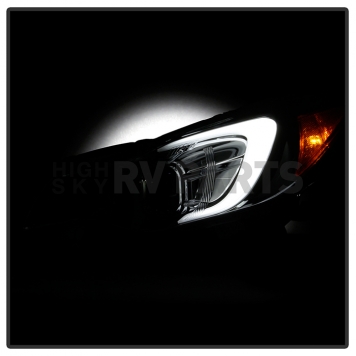 Xtune Headlight Assembly 9048661-4