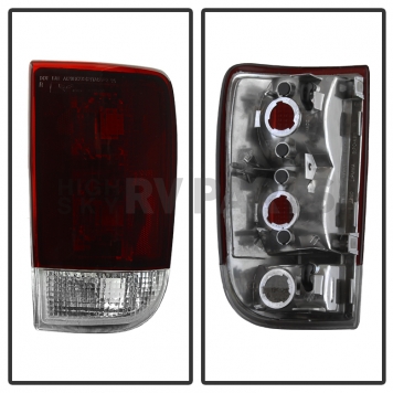 Xtune Tail Light Assembly 9030529-1
