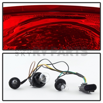 Xtune Tail Light Assembly 9030536-2