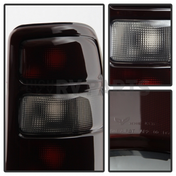 Xtune Tail Light Assembly 9028823-1
