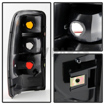 Xtune Tail Light Assembly 9028793-2