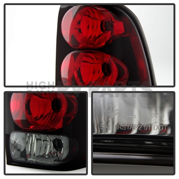 Xtune Tail Light Assembly 9028878-1