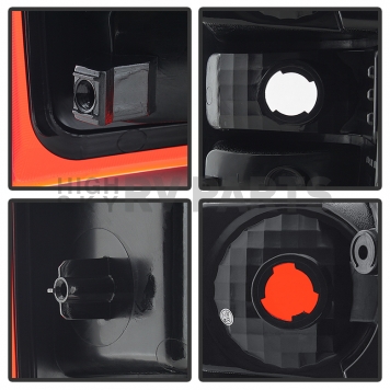 Xtune Tail Light Assembly 9028526-3