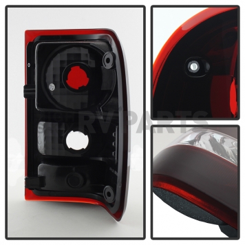 Xtune Tail Light Assembly 9028533-1