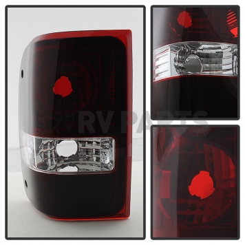 Xtune Tail Light Assembly 9028533-2